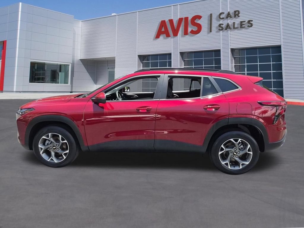Thumbnail: 2025 Chevrolet Trax - 10