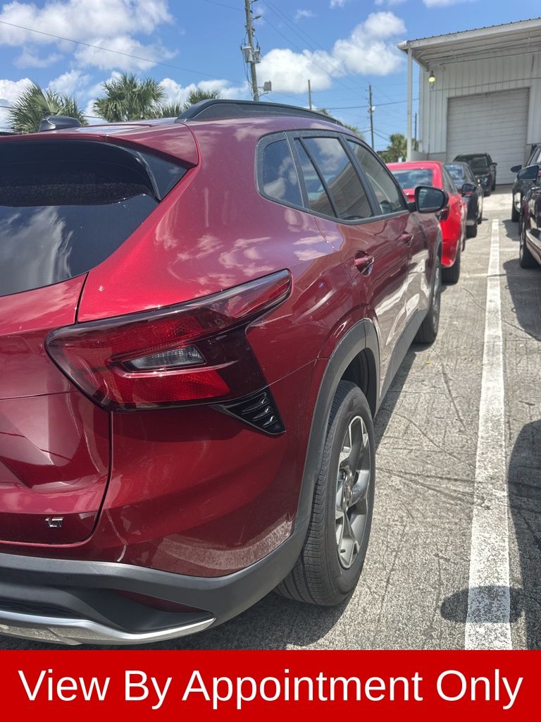 Thumbnail: 2025 Chevrolet Trax - 6