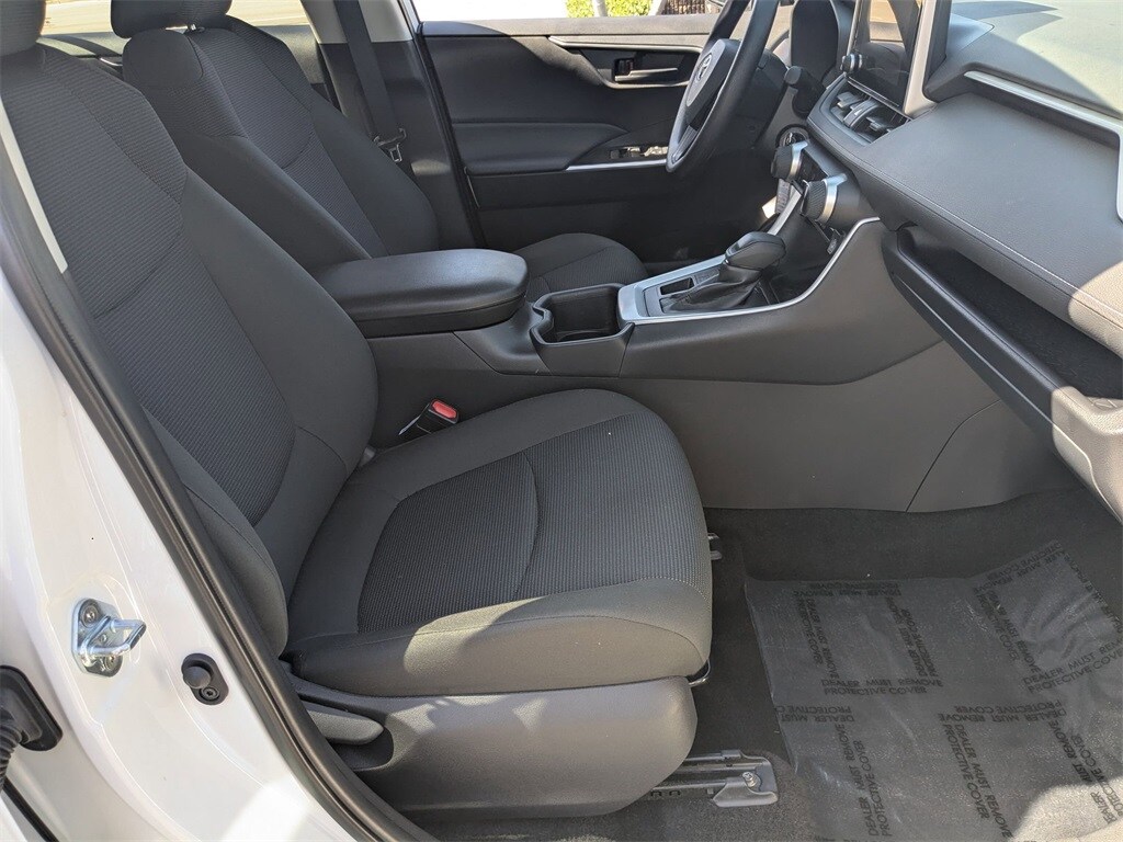 Thumbnail: 2025 Toyota RAV4 - 30