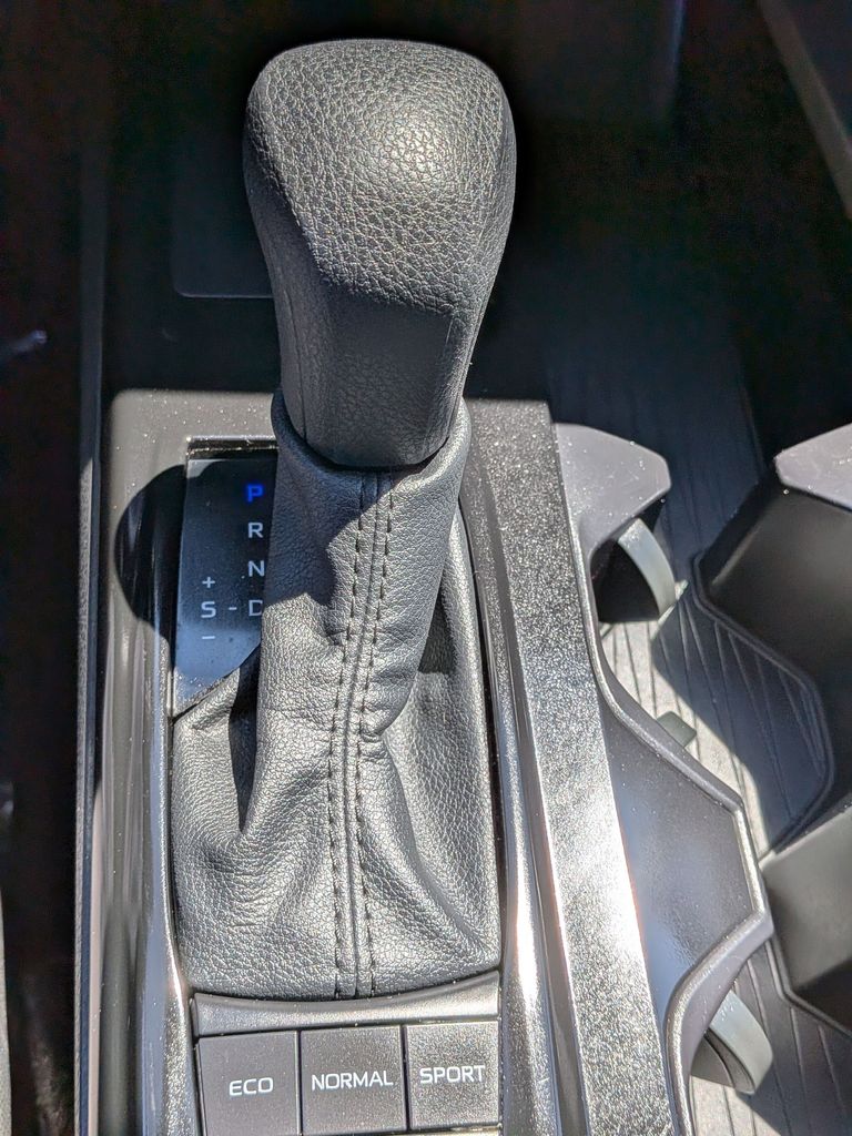 Thumbnail: 2025 Toyota Camry - 14