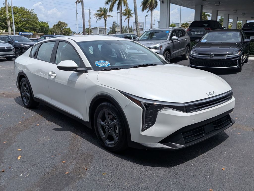 Thumbnail: 2025 Kia K4 - 3