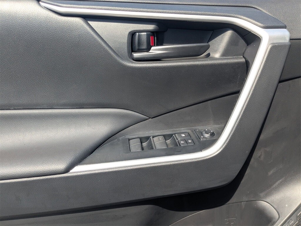 Thumbnail: 2025 Toyota RAV4 - 14