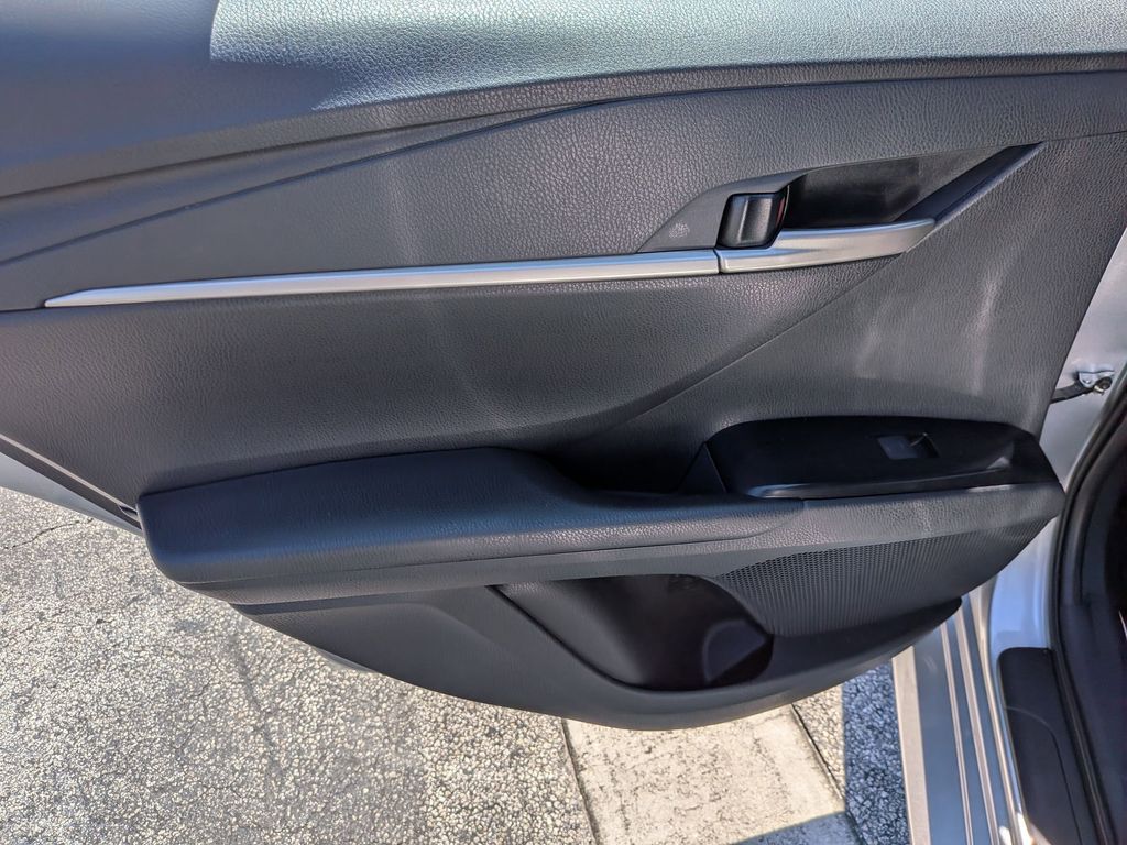 Thumbnail: 2025 Toyota Camry - 20