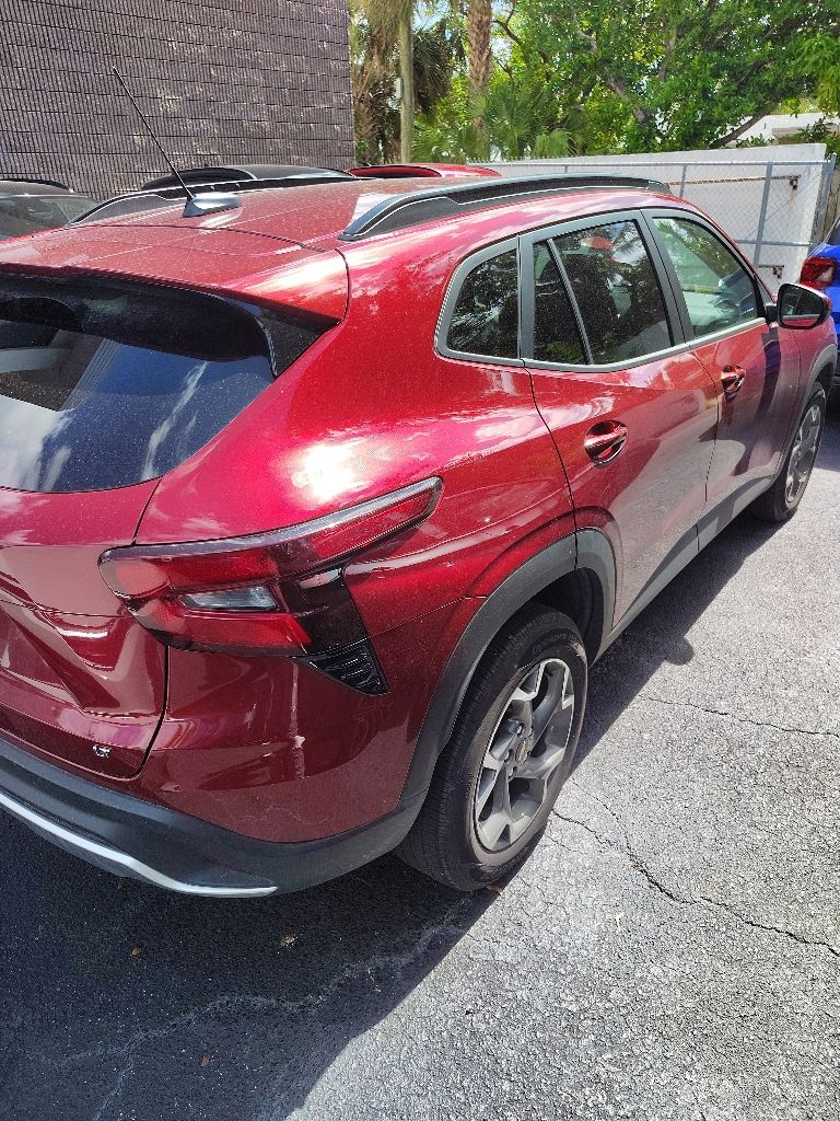 Thumbnail: 2025 Chevrolet Trax - 8