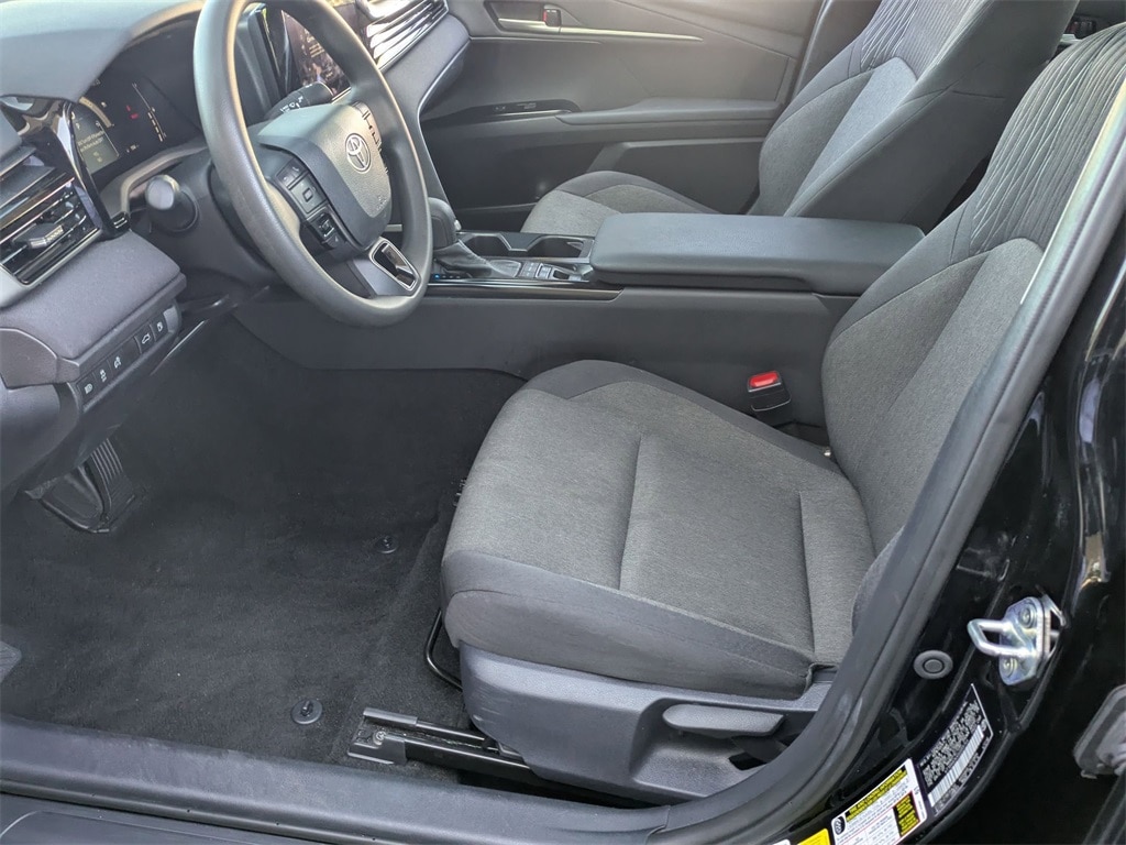 Thumbnail: 2025 Toyota Camry - 17