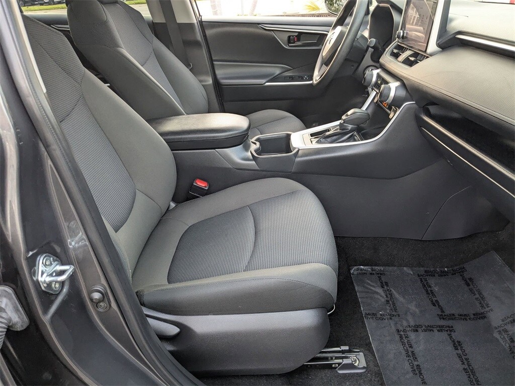 Thumbnail: 2025 Toyota RAV4 - 30