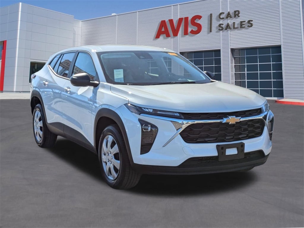 Thumbnail: 2025 Chevrolet Trax - 3