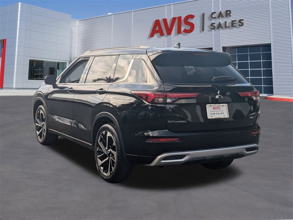 Thumbnail: 2024 Mitsubishi Outlander - 9