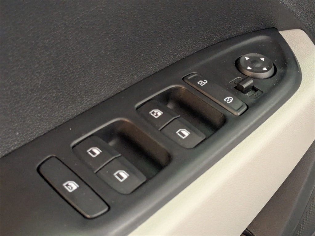 Thumbnail: 2025 Hyundai Venue - 15