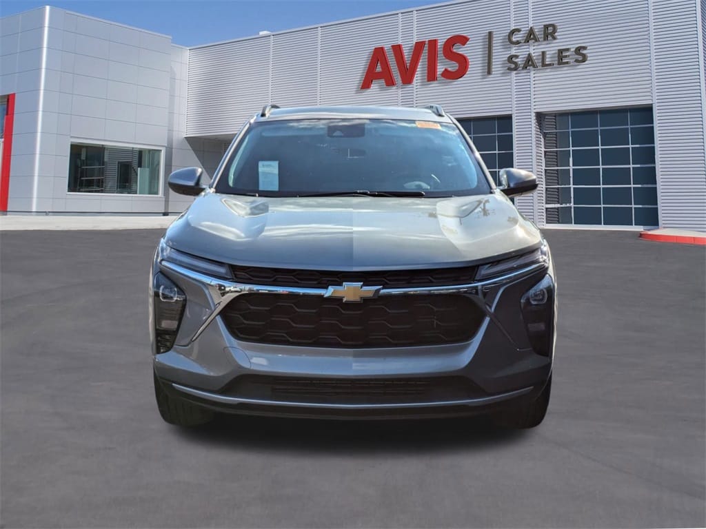 Thumbnail: 2025 Chevrolet Trax - 2