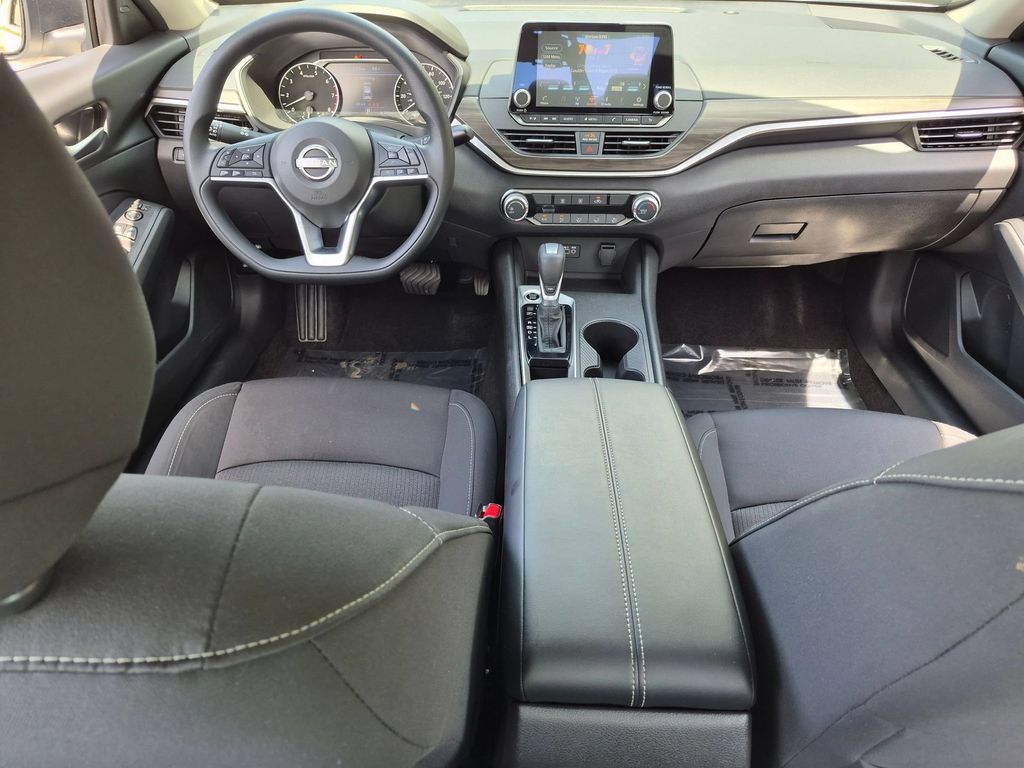 Thumbnail: 2025 Nissan Altima - 25