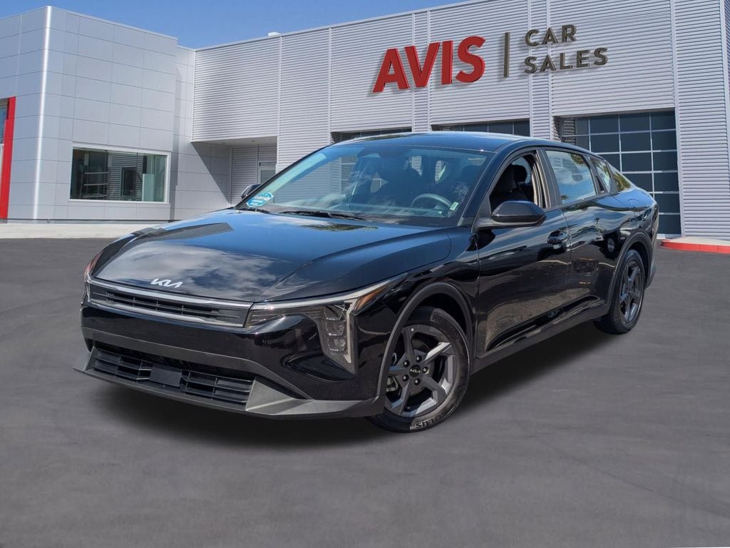 2025 Kia K4 LXS AT's photo