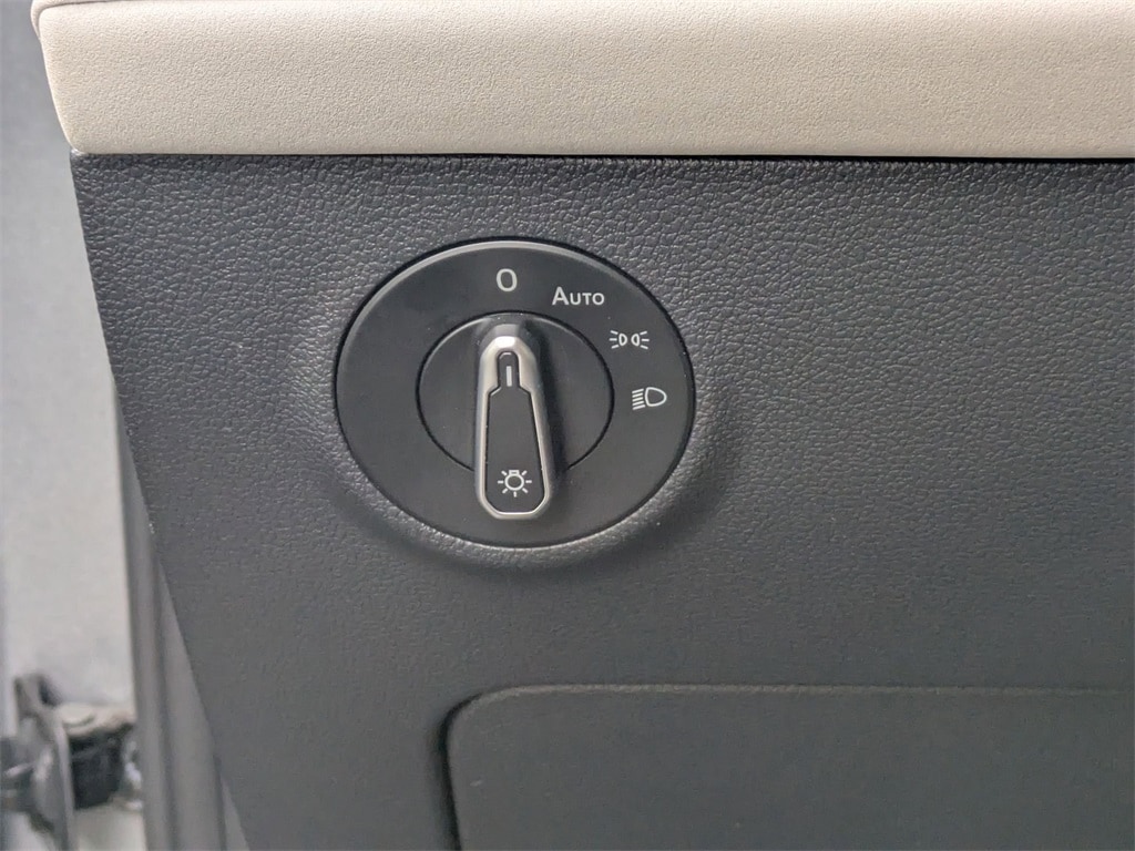 Thumbnail: 2025 Volkswagen Taos - 23