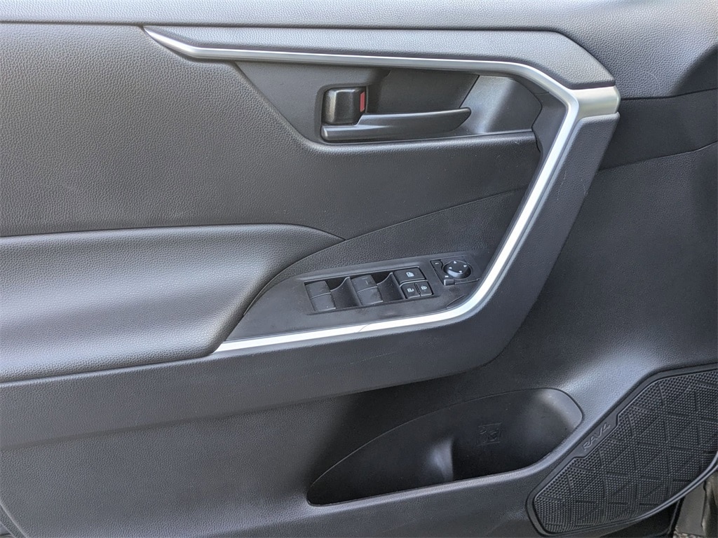 Thumbnail: 2025 Toyota RAV4 - 22