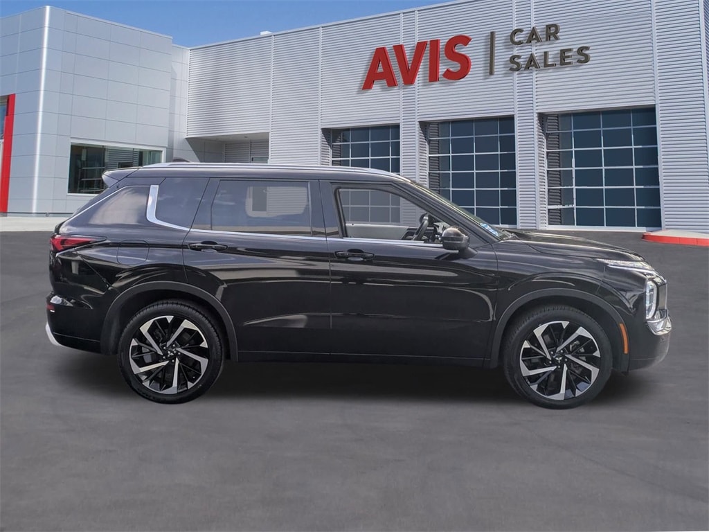 Thumbnail: 2024 Mitsubishi Outlander - 5