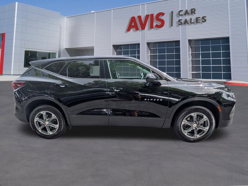 Thumbnail: 2025 Chevrolet Blazer - 5