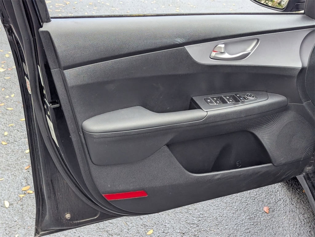 2024 Kia Forte LXS 11