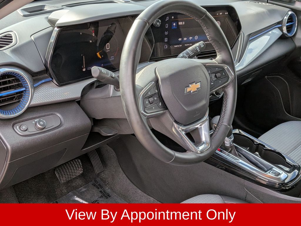 Thumbnail: 2025 Chevrolet Trax - 15