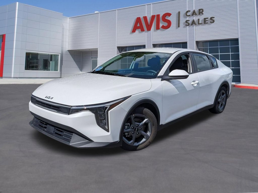 2025 Kia K4 LXS AT's photo