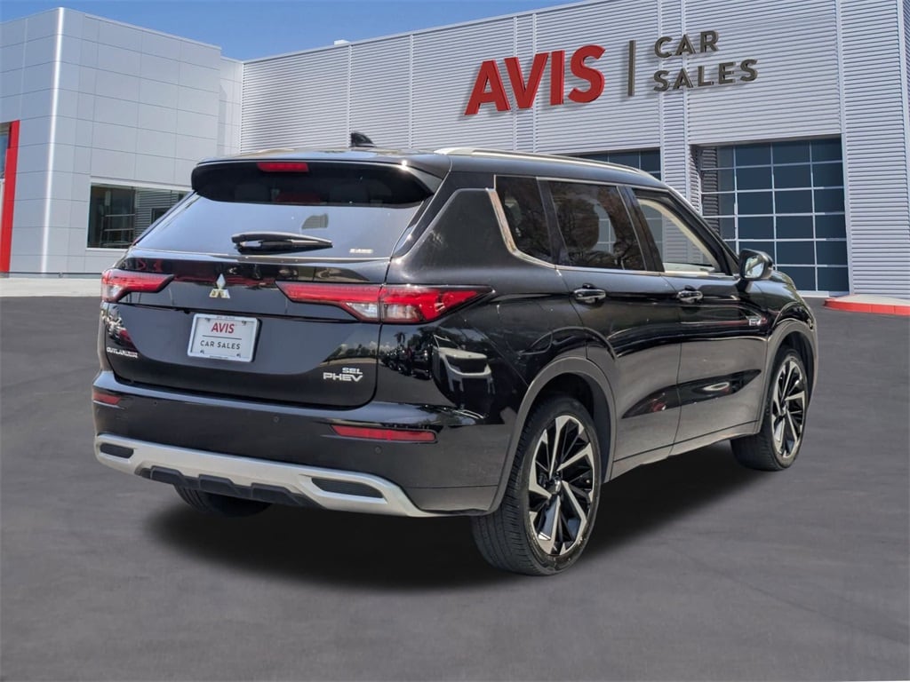 Thumbnail: 2023 Mitsubishi Outlander - 6