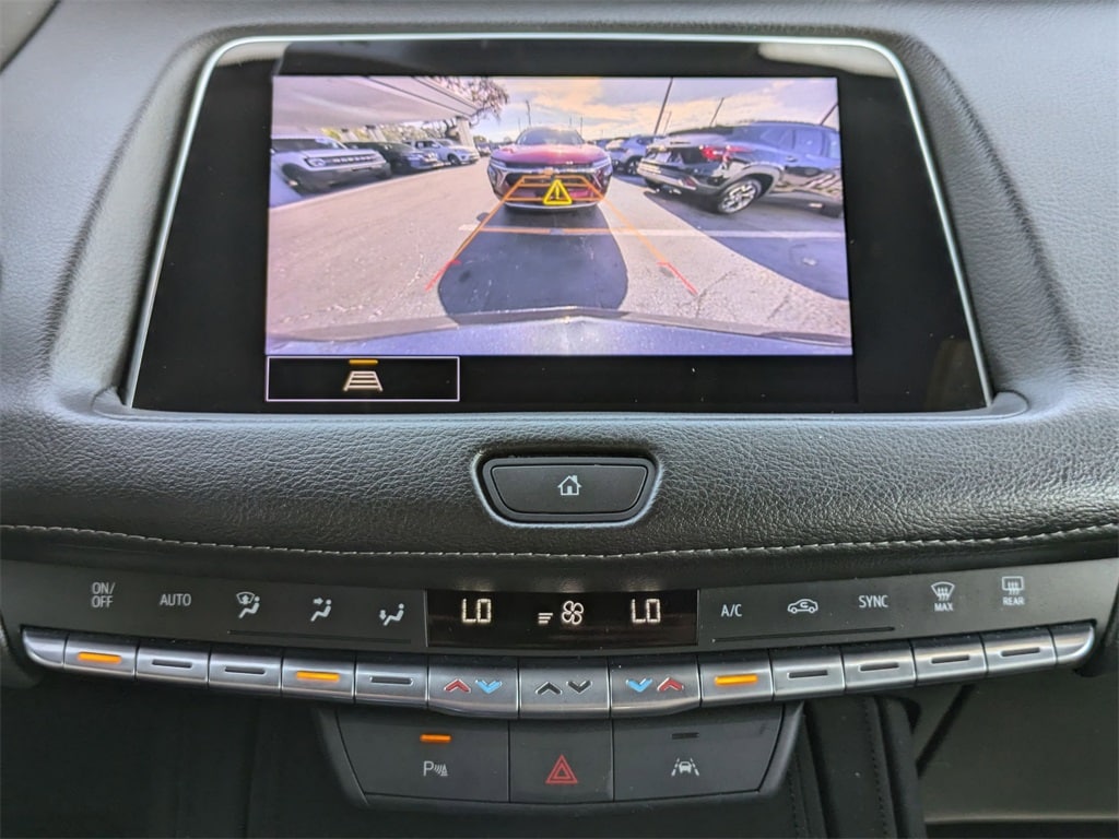 Thumbnail: 2023 Cadillac XT4 - 17