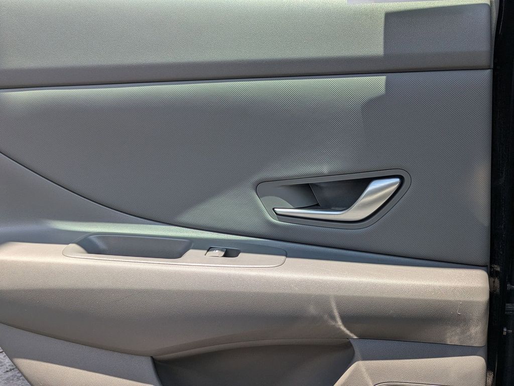 Thumbnail: 2025 Hyundai Elantra - 25