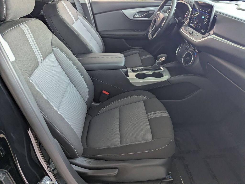 Thumbnail: 2025 Chevrolet Blazer - 27