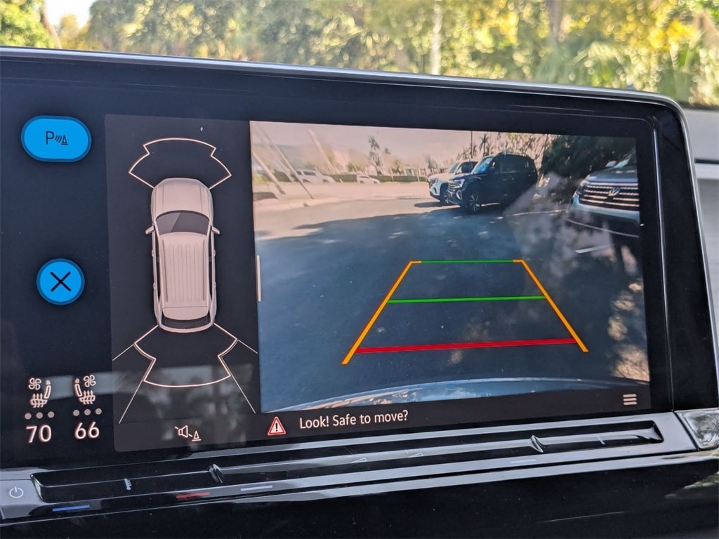 Thumbnail: 2025 Volkswagen Atlas - 18