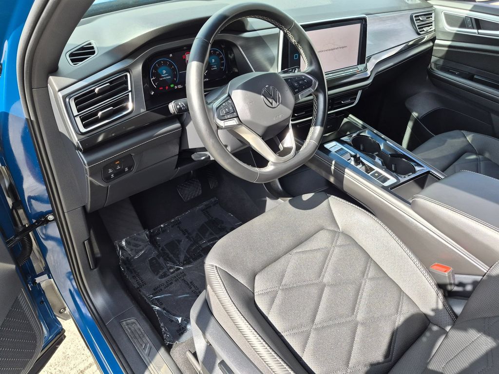 2025 Volkswagen Atlas Cross Sport SE w/Tech - Photo 10