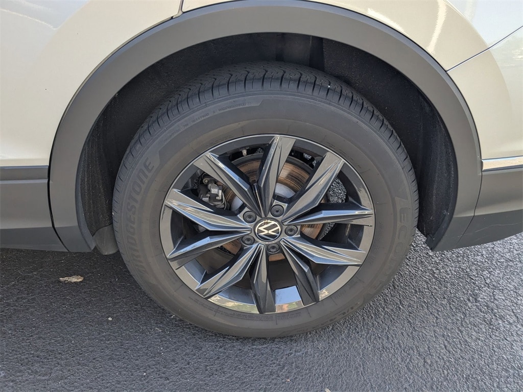 Thumbnail: 2024 Volkswagen Tiguan - 32
