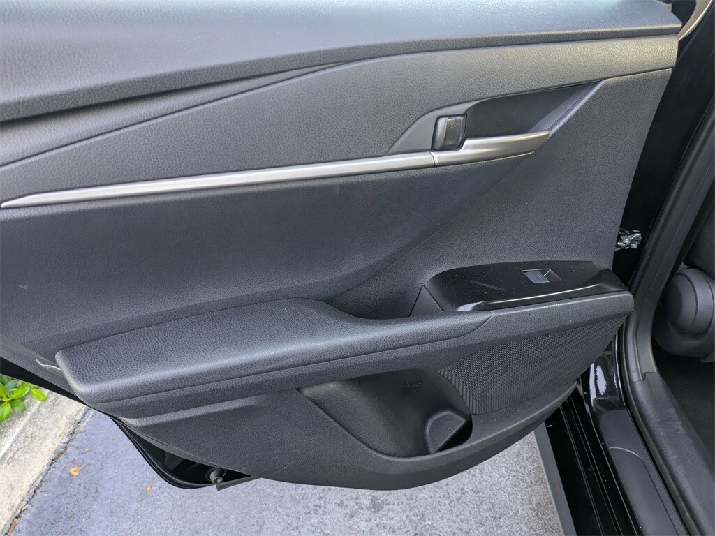 Thumbnail: 2025 Toyota Camry - 22