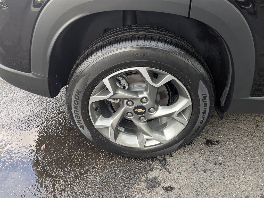 Thumbnail: 2025 Chevrolet Trax - 32