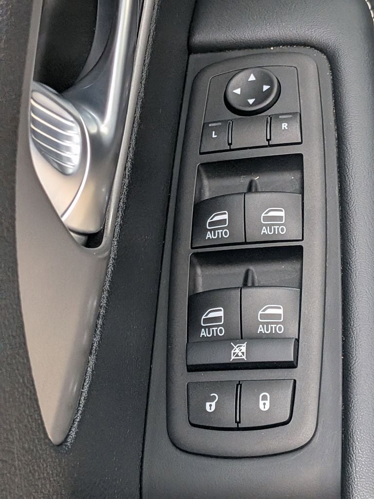 Thumbnail: 2025 Chrysler Pacifica - 15