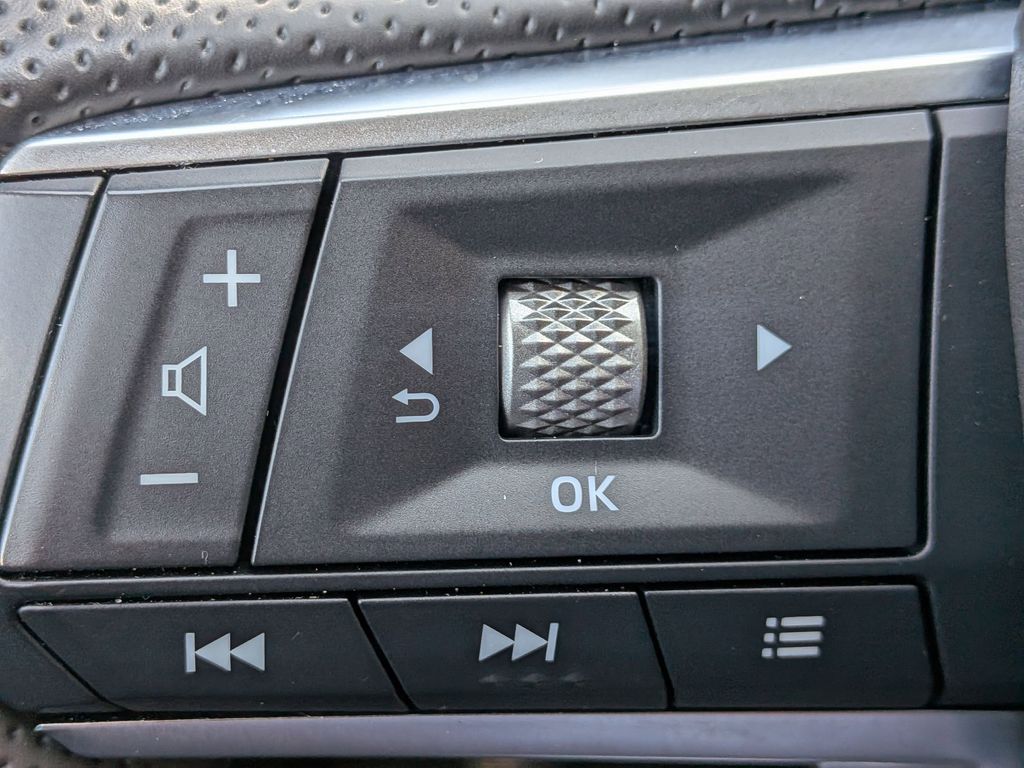 Thumbnail: 2025 Mitsubishi Outlander - 26