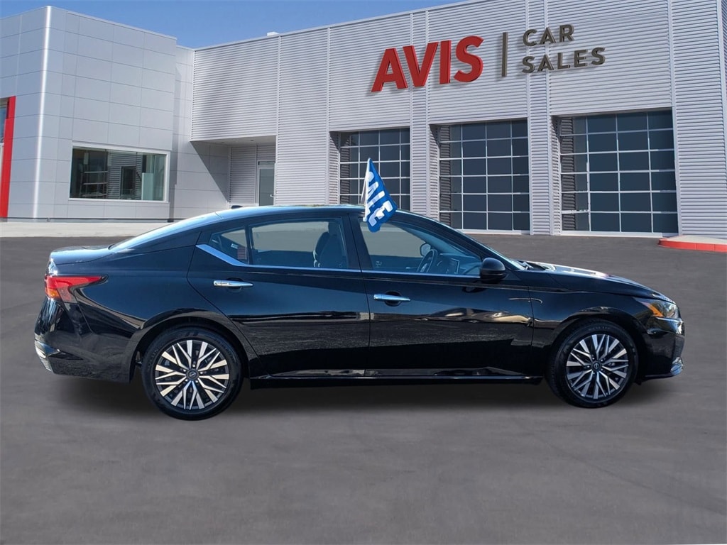 Thumbnail: 2025 Nissan Altima - 5