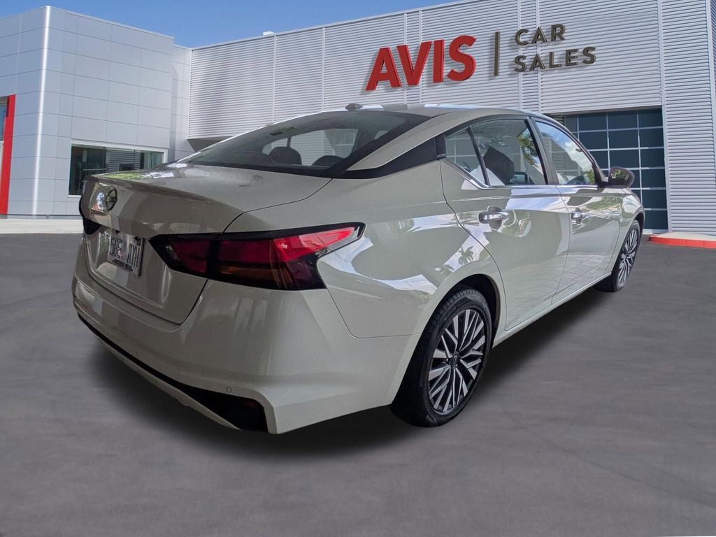 Thumbnail: 2025 Nissan Altima - 6