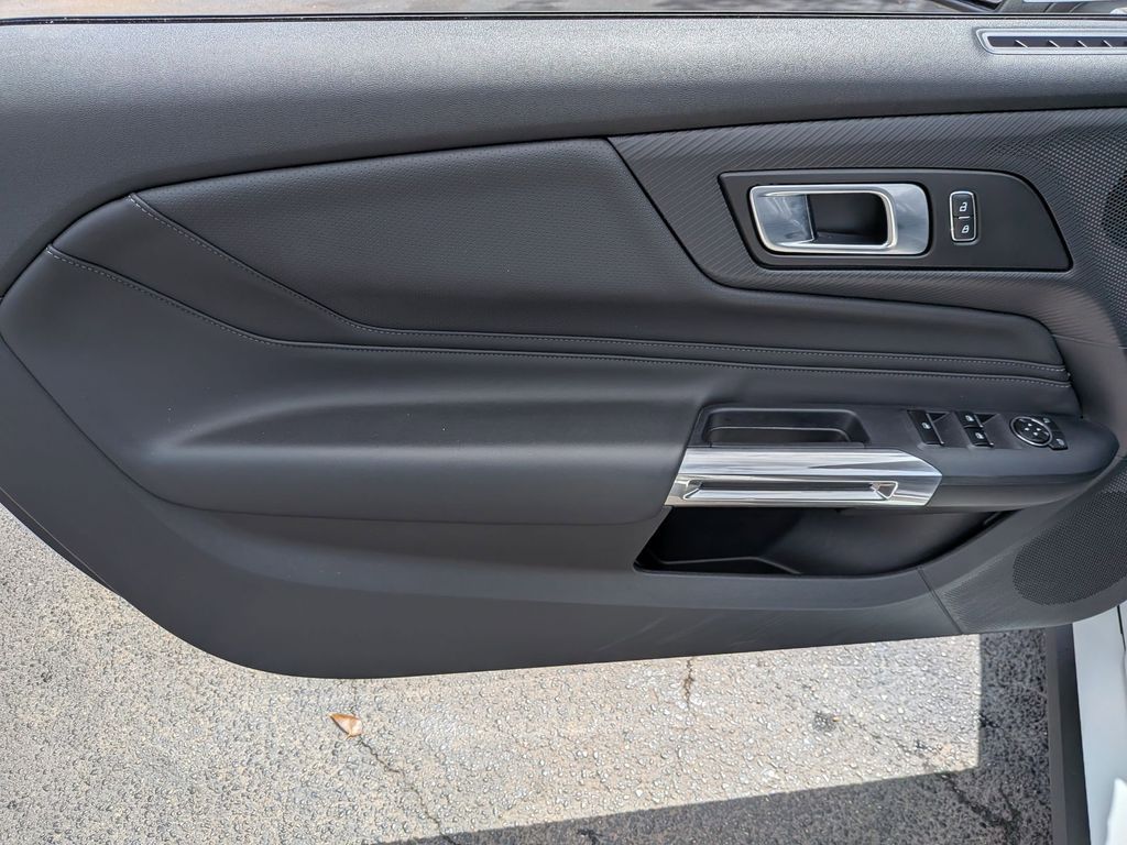 Thumbnail: 2025 Ford Mustang - 14