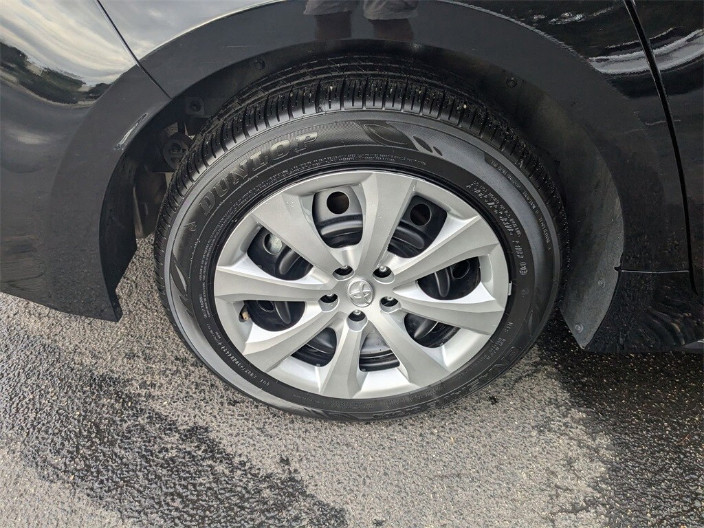 Thumbnail: 2025 Toyota Corolla - 32