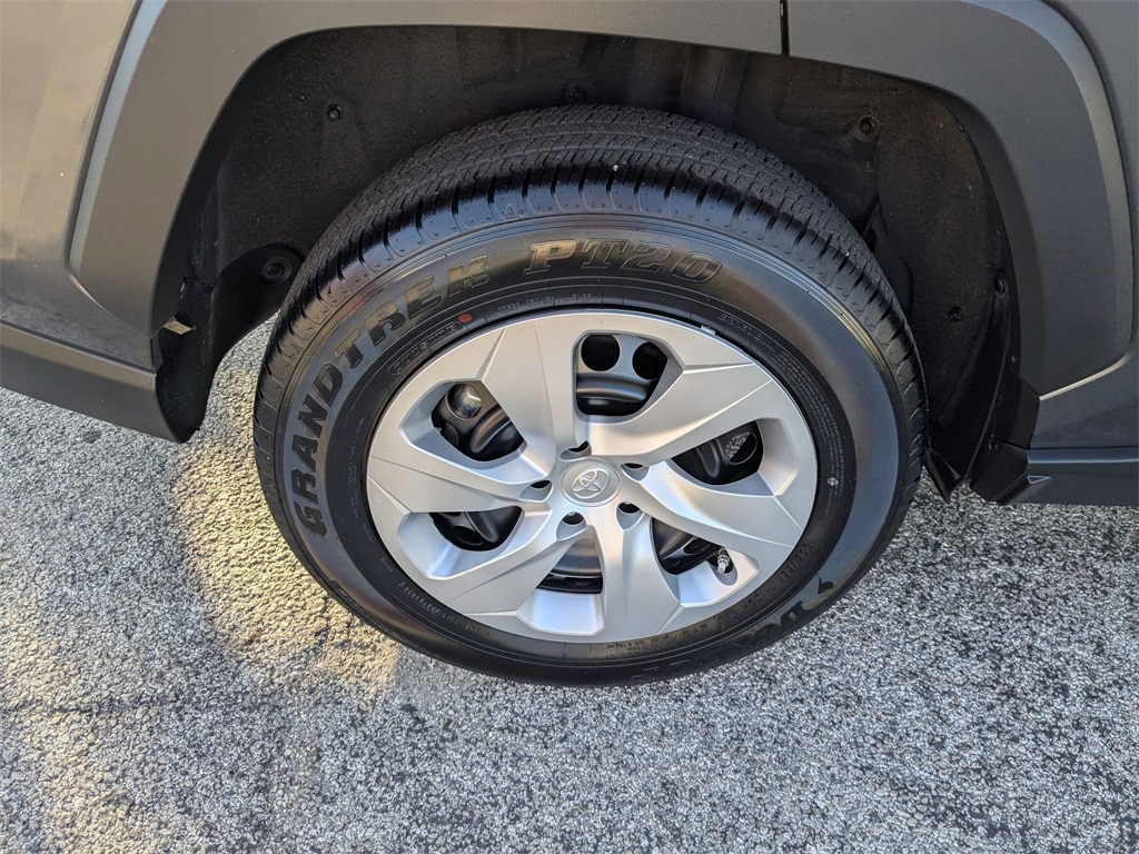 Thumbnail: 2025 Toyota RAV4 - 32