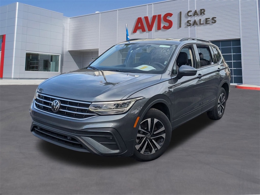 2024 Volkswagen Tiguan S's photo