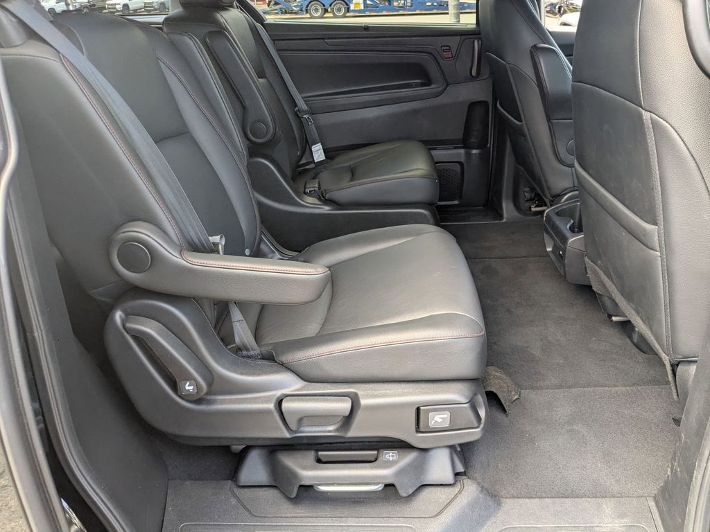 Thumbnail: 2025 Honda Odyssey - 30