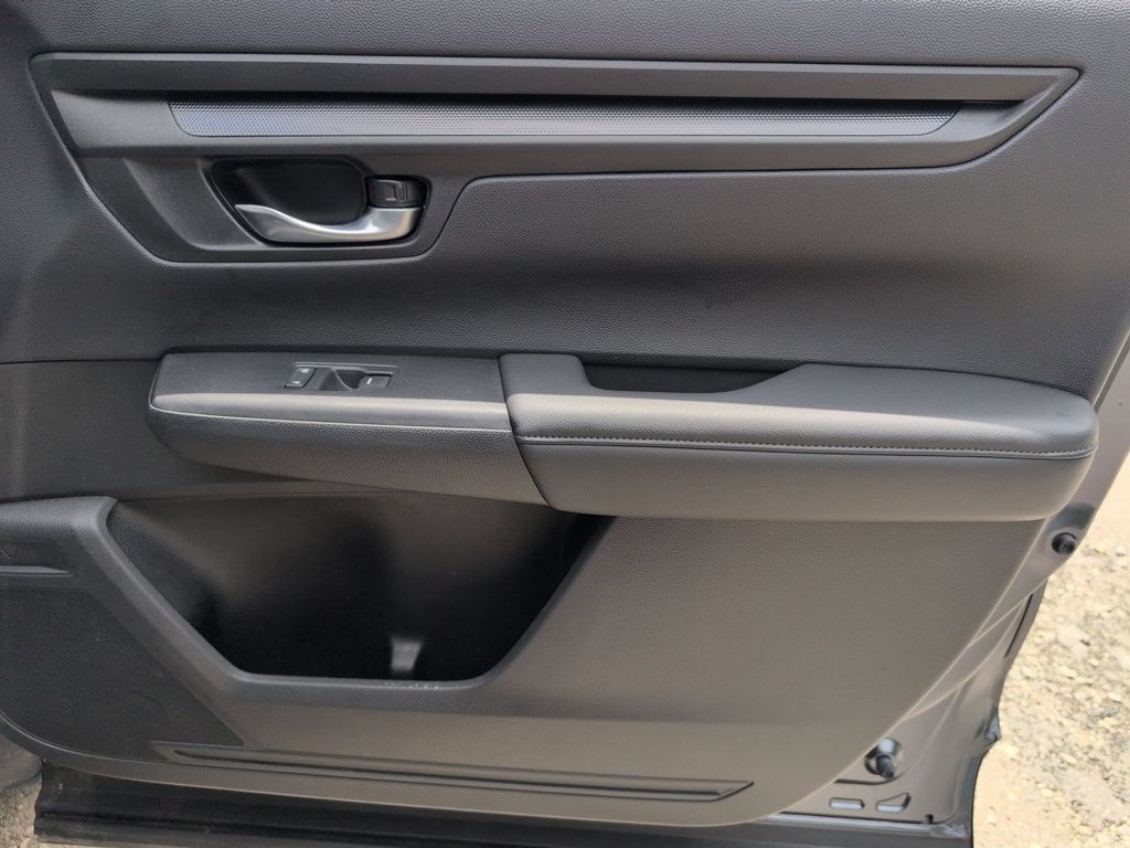 2025 Honda CR-V LX - Photo 32