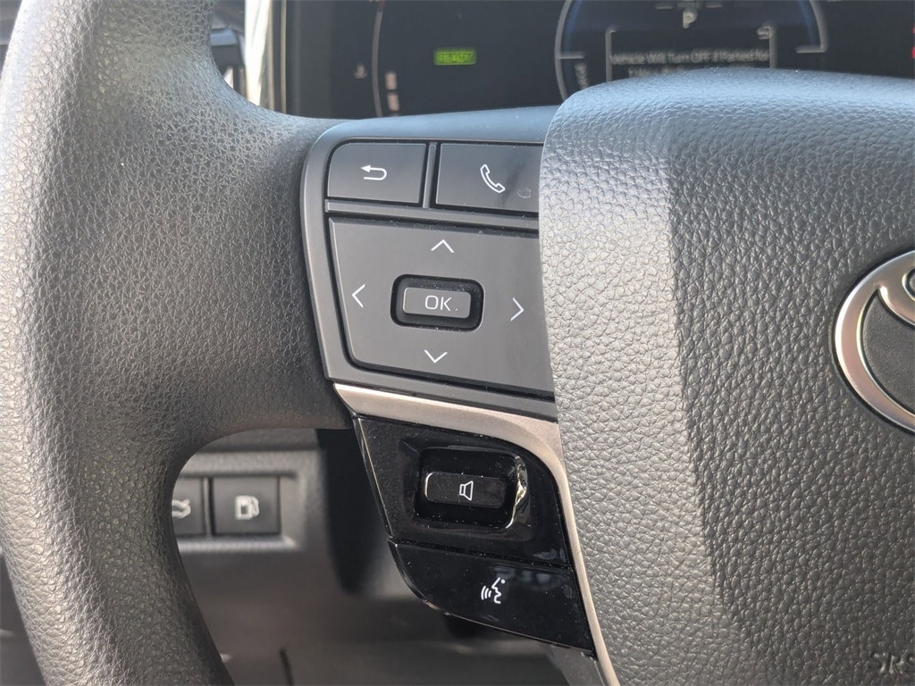 Thumbnail: 2025 Toyota Camry - 25