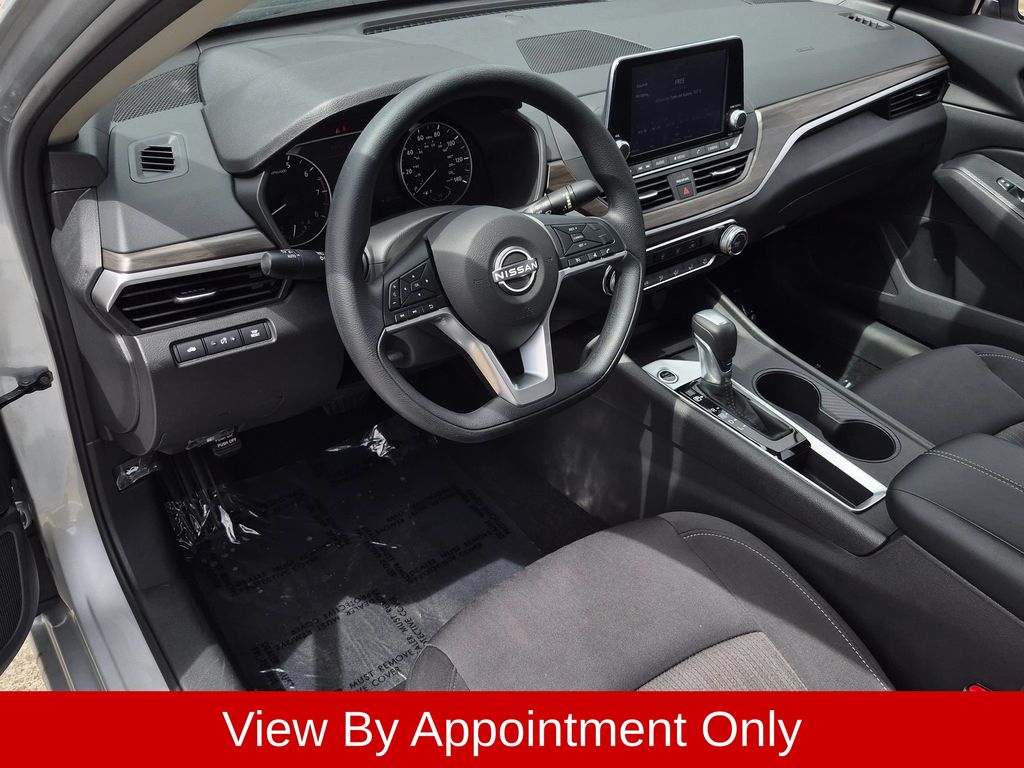 Thumbnail: 2025 Nissan Altima - 11