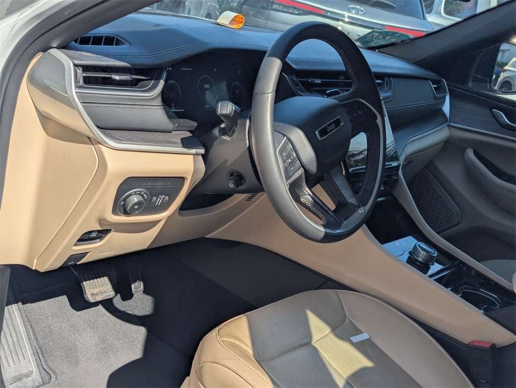 2023 Jeep Grand Cherokee Limited Edition 13