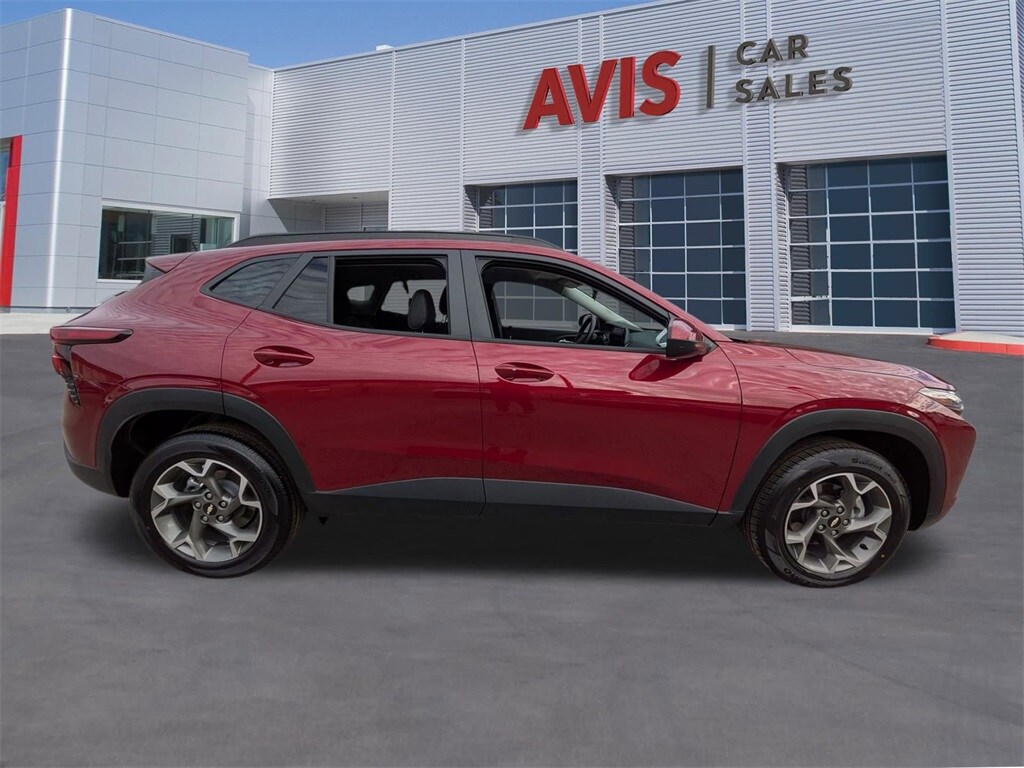 Thumbnail: 2025 Chevrolet Trax - 5