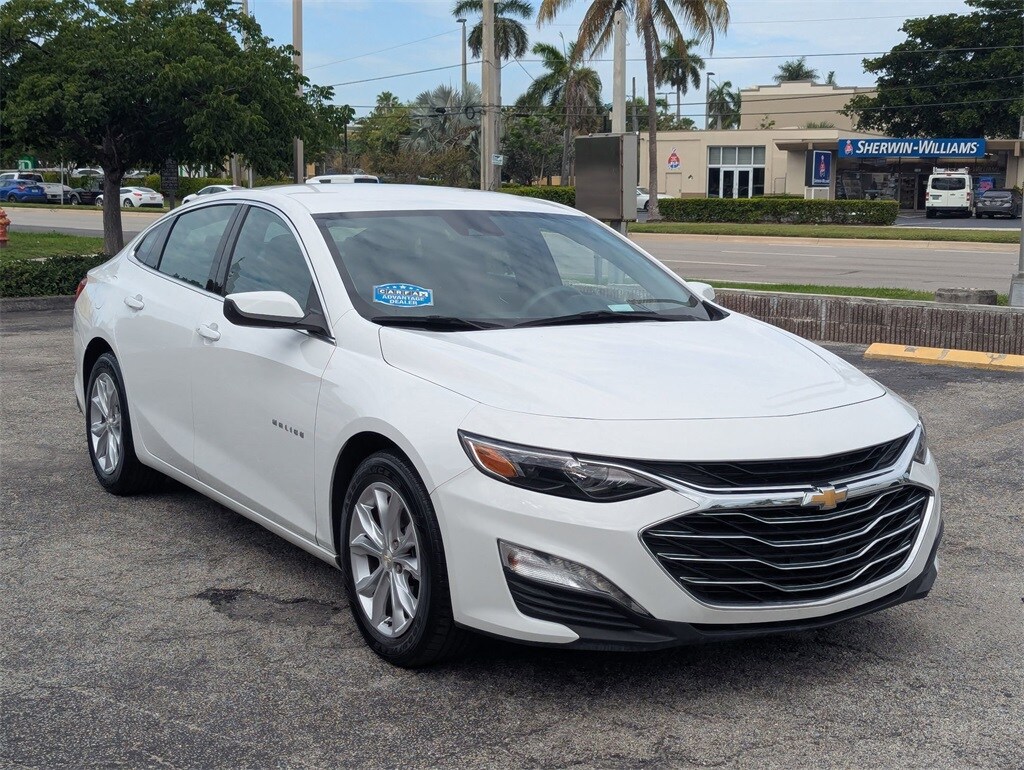 2023 Chevrolet Malibu 1LT photo 2