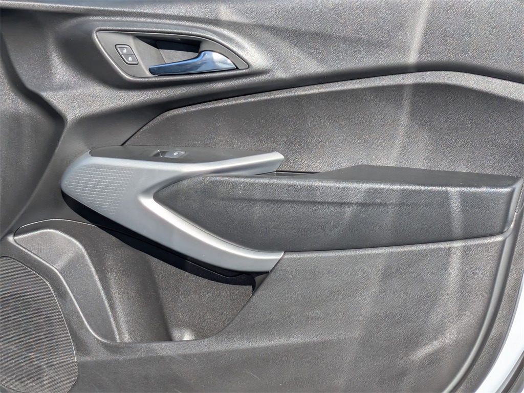 Thumbnail: 2025 Chevrolet Trax - 32