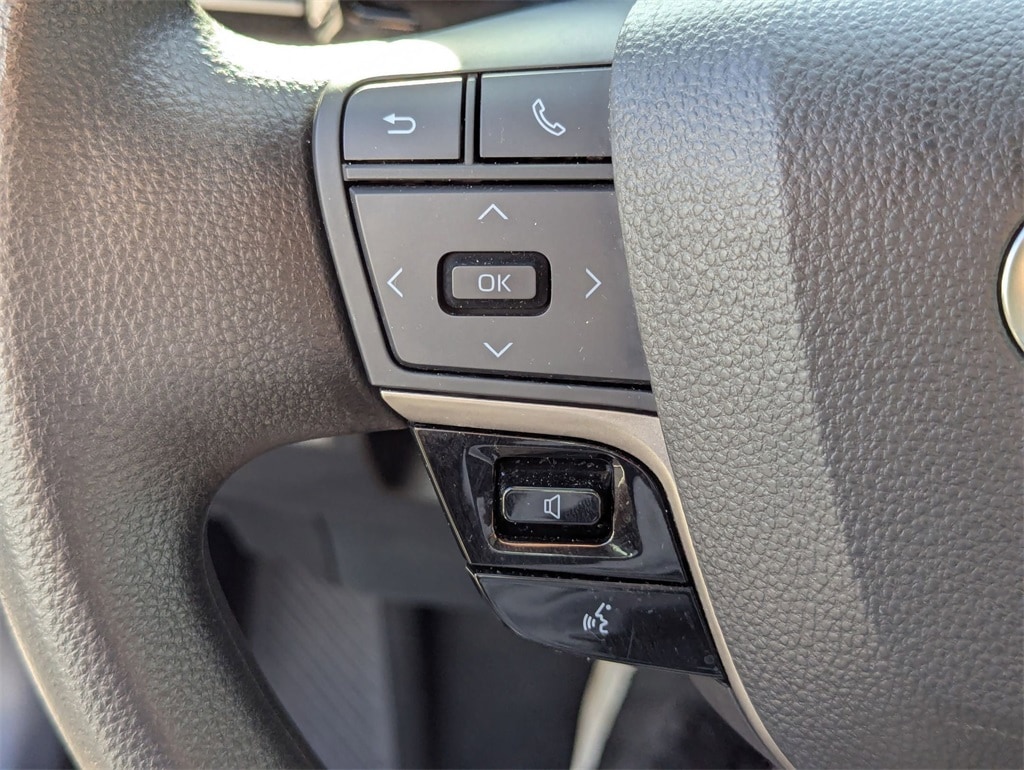 Thumbnail: 2025 Toyota Camry - 16