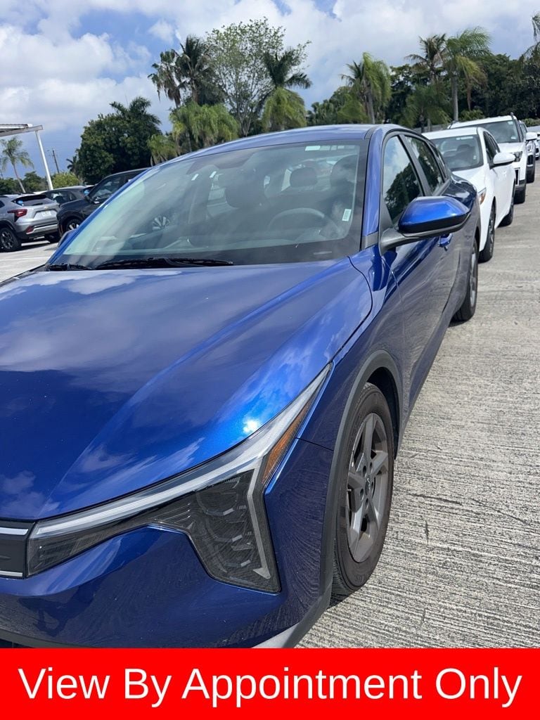 2025 Kia K4 LXS AT's photo